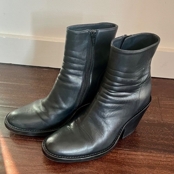 Ann Demeulemeester Shoes - Ann Demeulemeester mid heel black Boots size 37EU